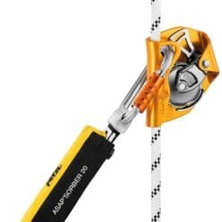 Alternative view of ASAP'AXIS 11MM X 20M CUERDA SEMIESTÁTICA CON TERMINAL COSIDO Y DISIPADOR DE ENERGÍA